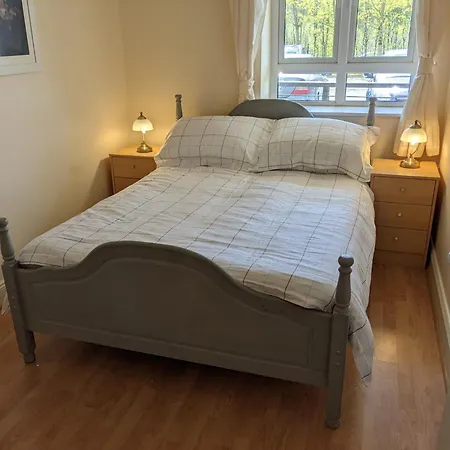 Apartment Spacious And Bright 2 Bedroom - Great Location